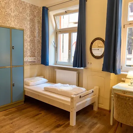 Lotte - The Backpackers * Heidelberg