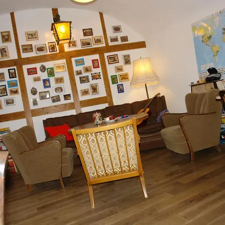 Lotte - The Backpackers