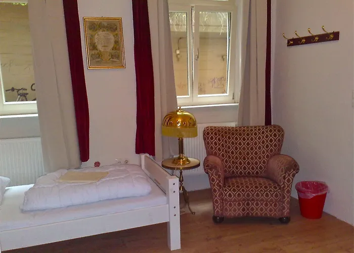 Lotte - The Backpackers Albergue *