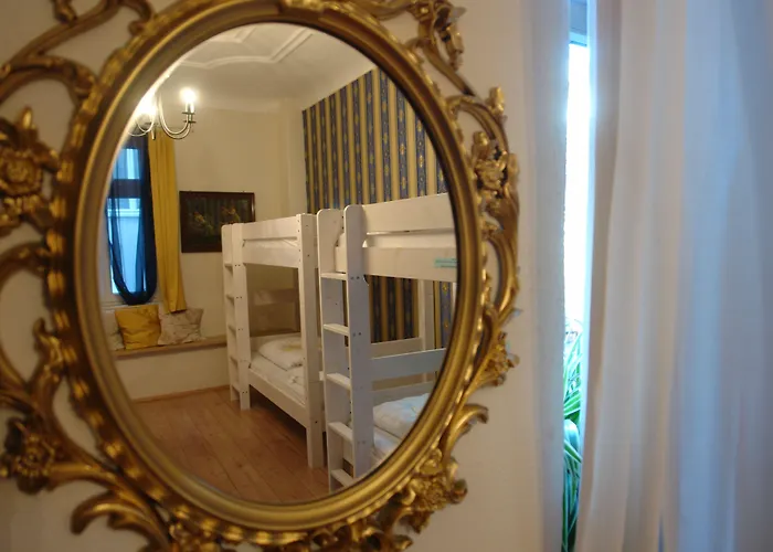 Lotte - The Backpackers *