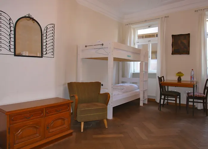 Lotte - The Backpackers Hostal