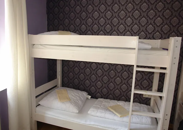 Lotte - The Backpackers *