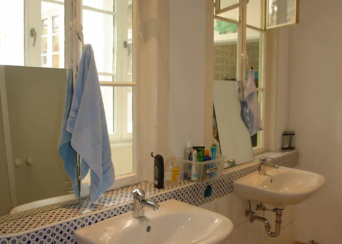 乐天背包客旅舍