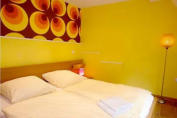 Lotte - The Backpackers Hostel *