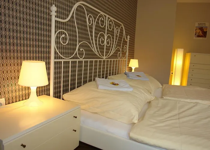 Lotte - The Backpackers *